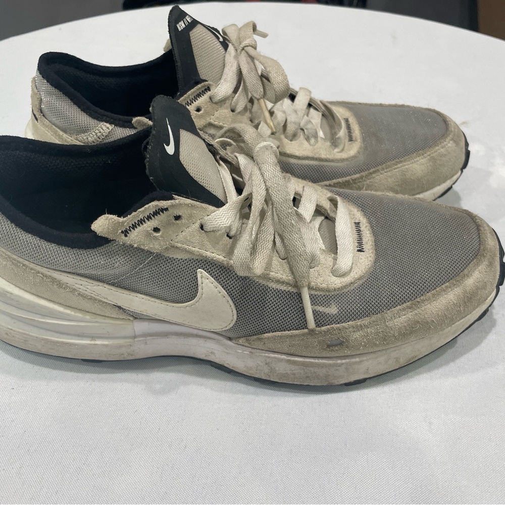 Nike Men's Black and White Sneakers